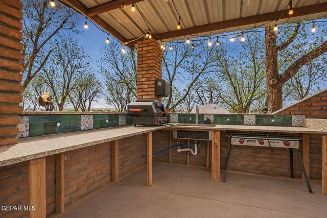 617 WALLACE Road, Anthony, NM 88021