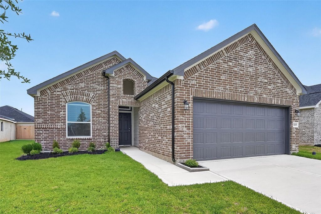 2119 Spring Hollow Drive, Baytown, TX 77521