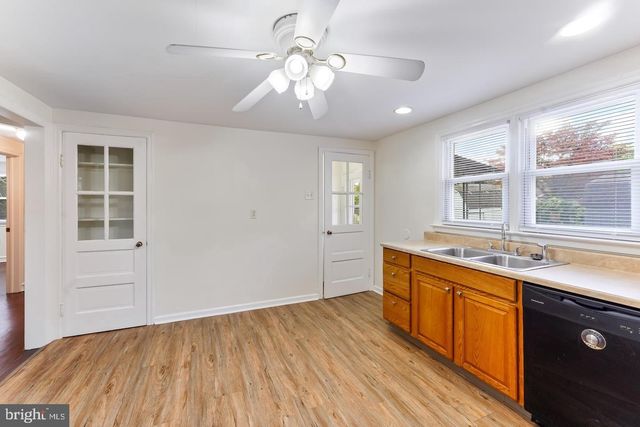 2910 NAAMANS CREEK RD, Boothwyn, PA 19061