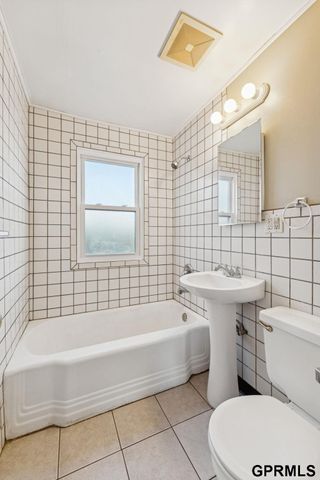 5044 Corby Street, Omaha, NE 68104