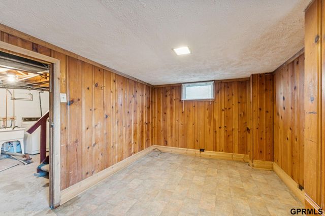 5044 Corby Street, Omaha, NE 68104