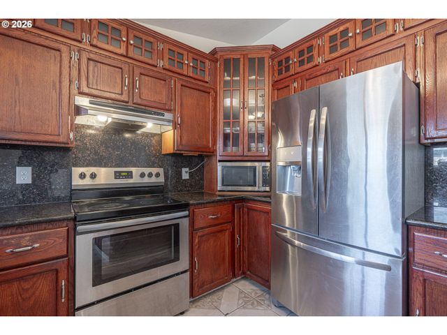 209 E NORTH St, Newberg, OR 97132