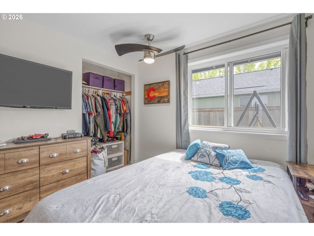 209 E NORTH St, Newberg, OR 97132