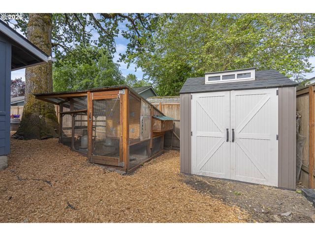 209 E NORTH St, Newberg, OR 97132