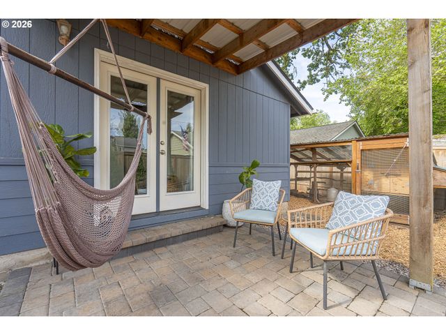 209 E NORTH St, Newberg, OR 97132