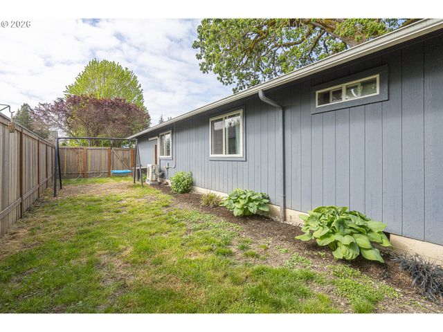 209 E NORTH St, Newberg, OR 97132