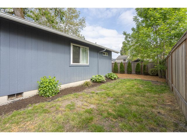 209 E NORTH St, Newberg, OR 97132