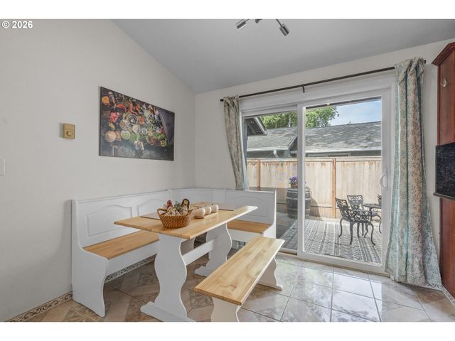 209 E NORTH St, Newberg, OR 97132