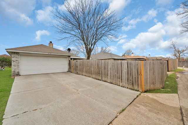 2820 Bent Brook Drive, Mesquite, TX 75181