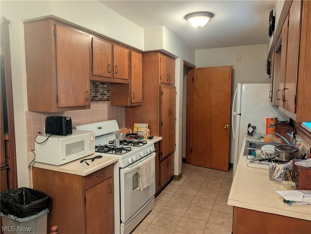1124 W 37th Street, Lorain, OH 44052