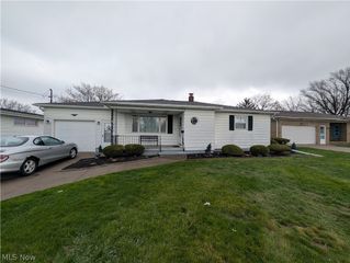 1124 W 37th Street, Lorain, OH 44052