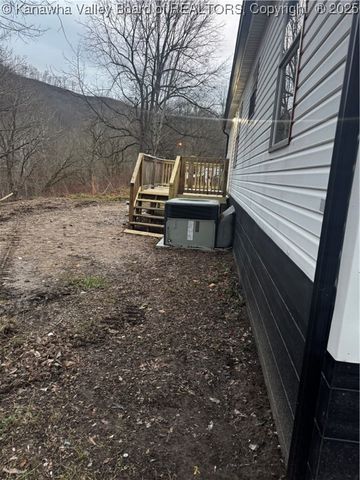 148 Frontier Street, Chapmanville, WV 25508