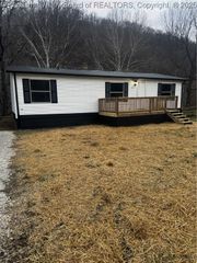 148 Frontier Street, Chapmanville, WV 25508