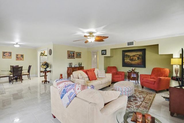 129 S Golfview Road 2, Lake Worth Beach, FL 33460