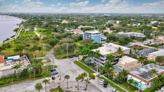 129 S Golfview Road 2, Lake Worth Beach, FL 33460