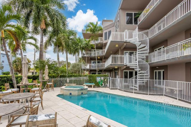129 S Golfview Road 2, Lake Worth Beach, FL 33460