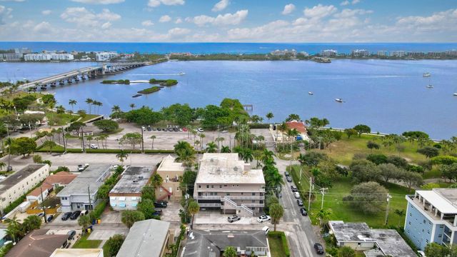 129 S Golfview Road 2, Lake Worth Beach, FL 33460