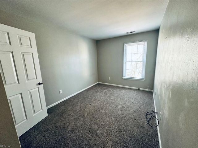 228 Windbrooke LN, Virginia Beach, VA 23462