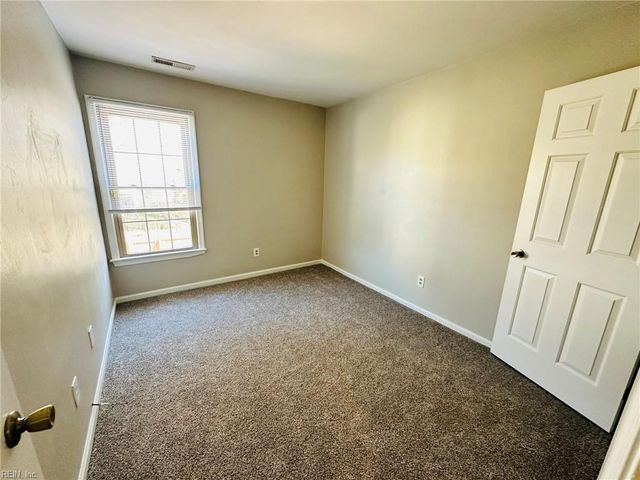 228 Windbrooke LN, Virginia Beach, VA 23462