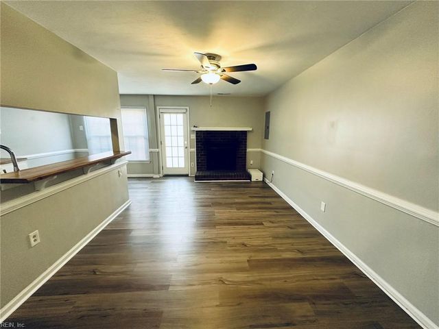 228 Windbrooke LN, Virginia Beach, VA 23462