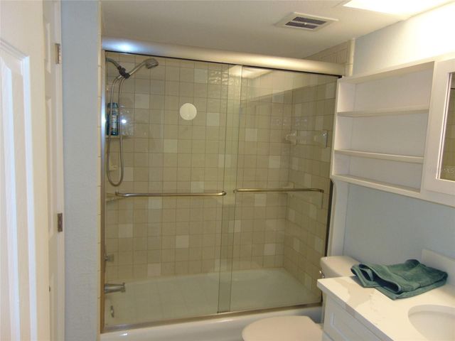 4775 COVE CIR CIRCLE N 104, St Petersburg, FL 33708