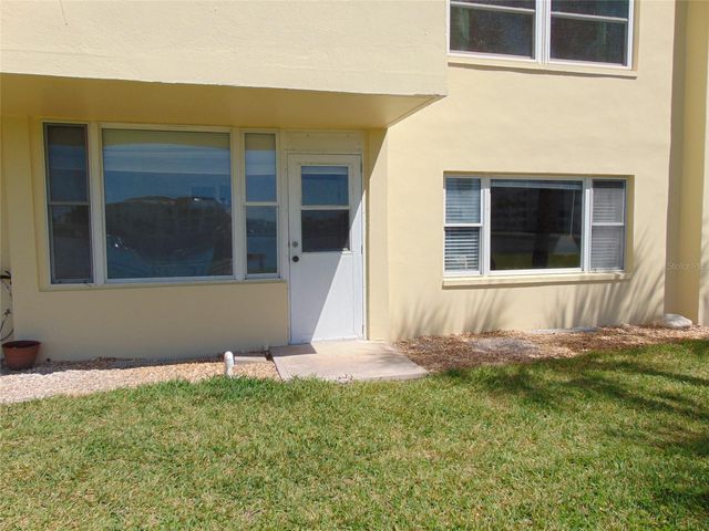 4775 COVE CIR CIRCLE N 104, St Petersburg, FL 33708