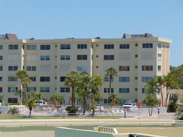 4775 COVE CIR CIRCLE N 104, St Petersburg, FL 33708