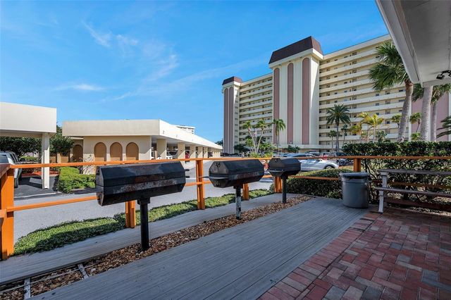 4775 COVE CIR CIRCLE N 104, St Petersburg, FL 33708