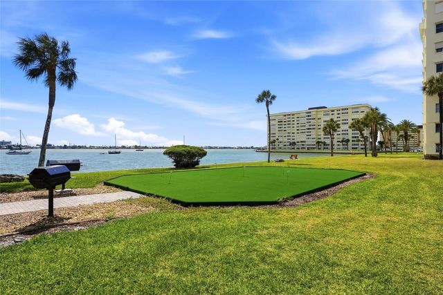 4775 COVE CIR CIRCLE N 104, St Petersburg, FL 33708