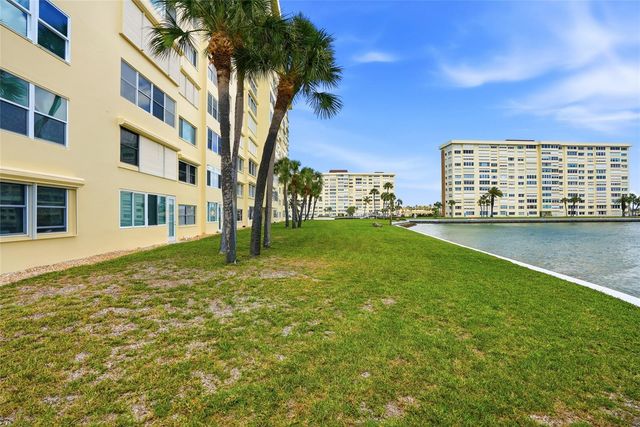4775 COVE CIR CIRCLE N 104, St Petersburg, FL 33708