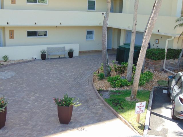 4775 COVE CIR CIRCLE N 104, St Petersburg, FL 33708