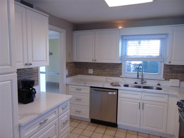 4775 COVE CIR CIRCLE N 104, St Petersburg, FL 33708