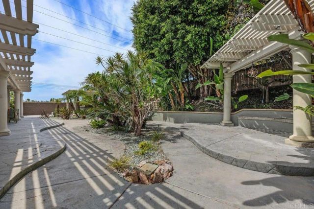 7345 Calle Conifera, Carlsbad, CA 92009