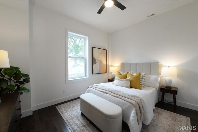 3184 Oak Hill Avenue, St Louis, MO 63116