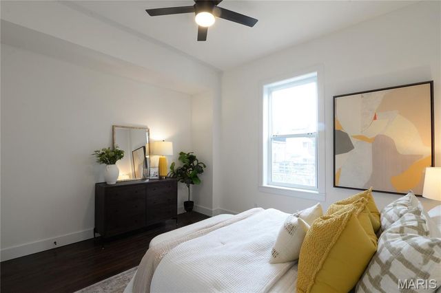 3184 Oak Hill Avenue, St Louis, MO 63116