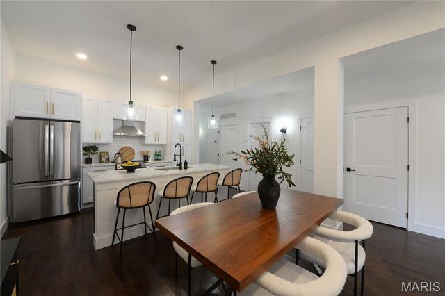 3184 Oak Hill Avenue, St Louis, MO 63116