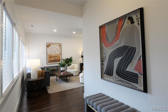 3184 Oak Hill Avenue, St Louis, MO 63116