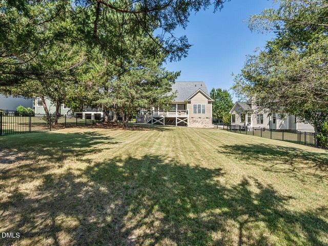 4132 Field Oak Drive, Wake Forest, NC 27587