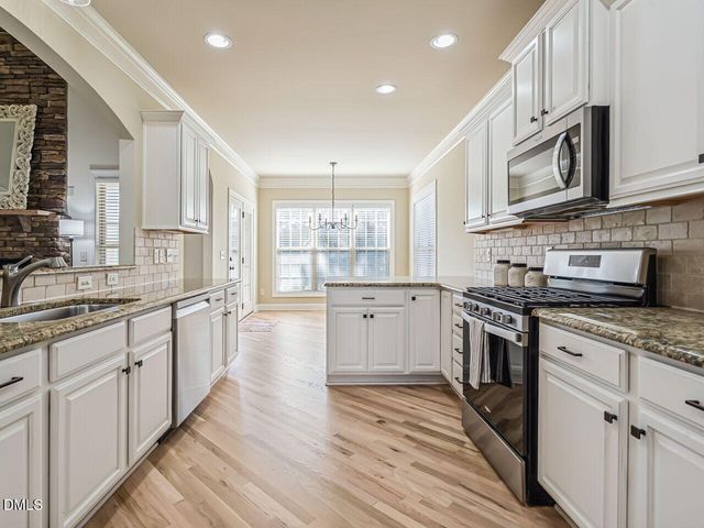 4132 Field Oak Drive, Wake Forest, NC 27587