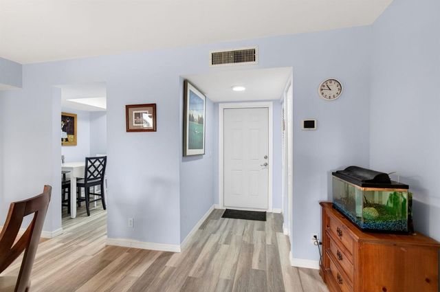 9 Willowbrook Lane 208, Delray Beach, FL 33446