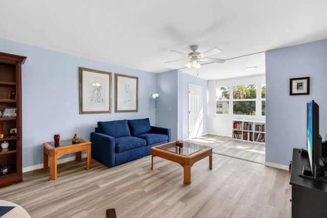 9 Willowbrook Lane 208, Delray Beach, FL 33446