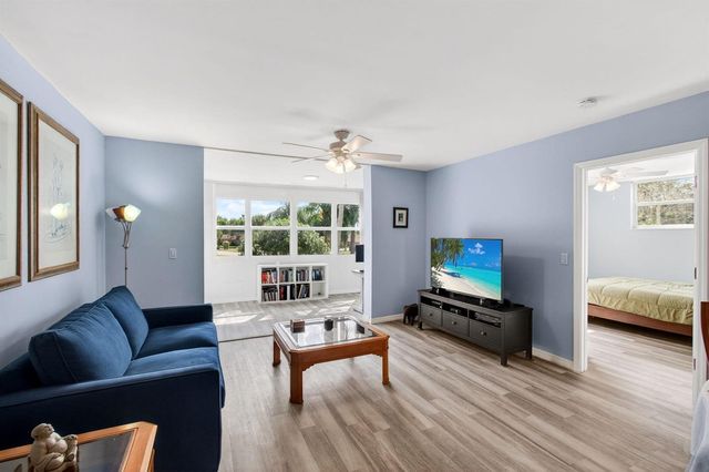 9 Willowbrook Lane 208, Delray Beach, FL 33446