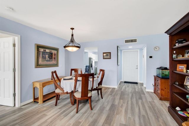 9 Willowbrook Lane 208, Delray Beach, FL 33446
