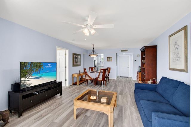 9 Willowbrook Lane 208, Delray Beach, FL 33446