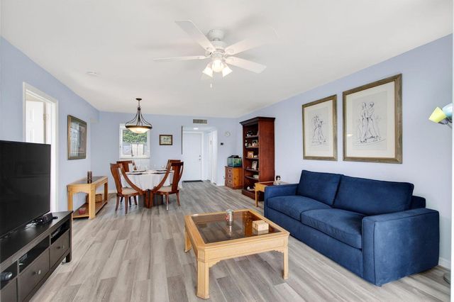 9 Willowbrook Lane 208, Delray Beach, FL 33446