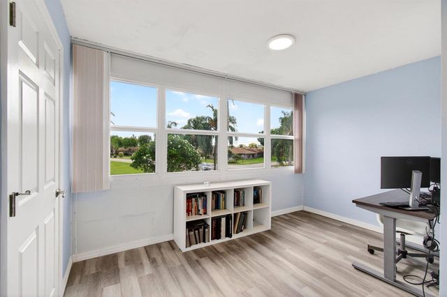 9 Willowbrook Lane 208, Delray Beach, FL 33446