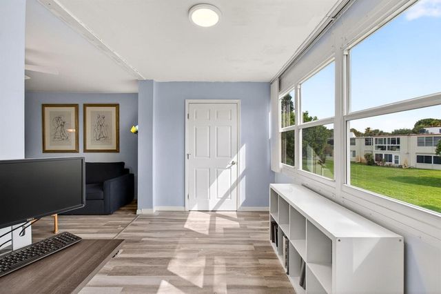 9 Willowbrook Lane 208, Delray Beach, FL 33446