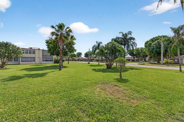 9 Willowbrook Lane 208, Delray Beach, FL 33446