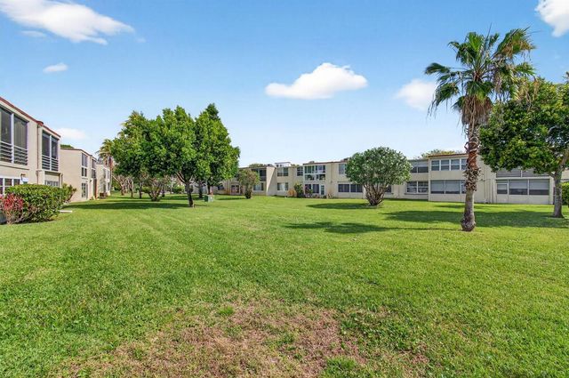 9 Willowbrook Lane 208, Delray Beach, FL 33446