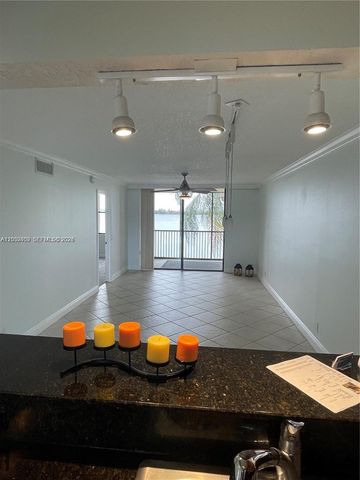 110 Lake Emerald 203, Oakland Park, FL 33309